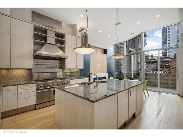 1434 N Dearborn Street, Chicago, IL 60610