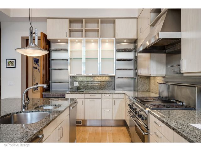 1434 N Dearborn Street, Chicago, IL 60610