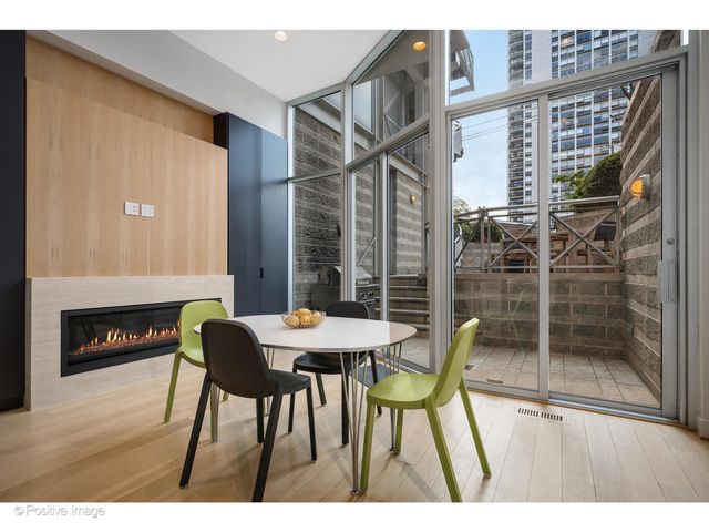 1434 N Dearborn Street, Chicago, IL 60610