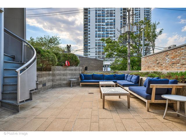 1434 N Dearborn Street, Chicago, IL 60610