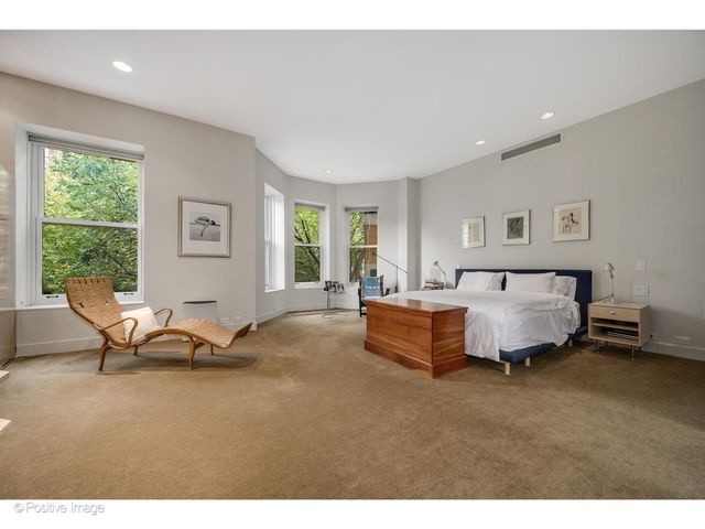 1434 N Dearborn Street, Chicago, IL 60610