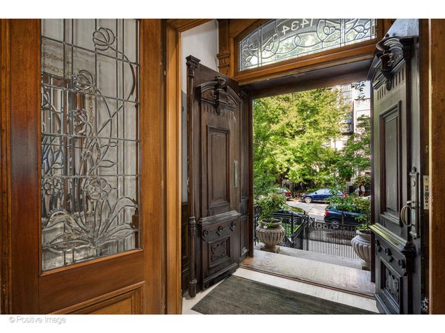 1434 N Dearborn Street, Chicago, IL 60610