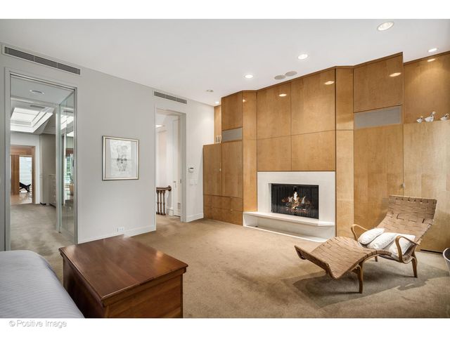 1434 N Dearborn Street, Chicago, IL 60610