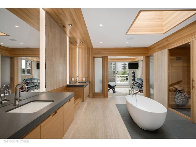 1434 N Dearborn Street, Chicago, IL 60610