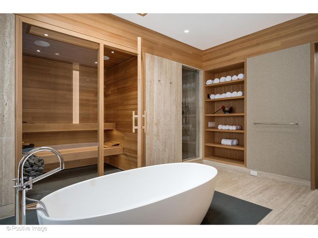 1434 N Dearborn Street, Chicago, IL 60610