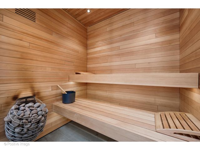 1434 N Dearborn Street, Chicago, IL 60610