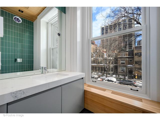 1434 N Dearborn Street, Chicago, IL 60610