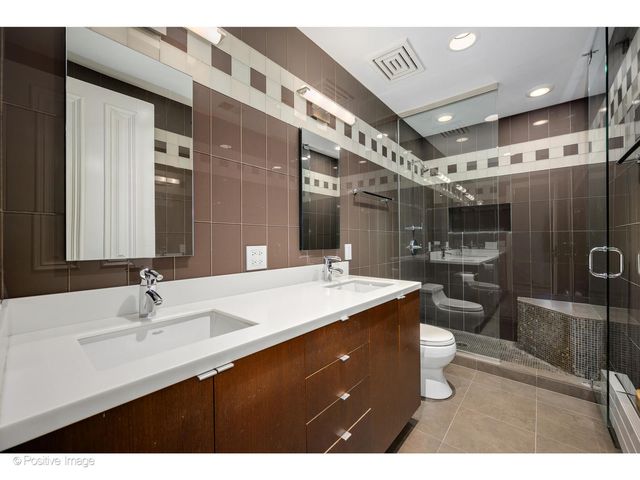 1434 N Dearborn Street, Chicago, IL 60610