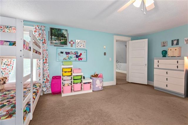 15975 Chieftain Road, Tonganoxie, KS 66086