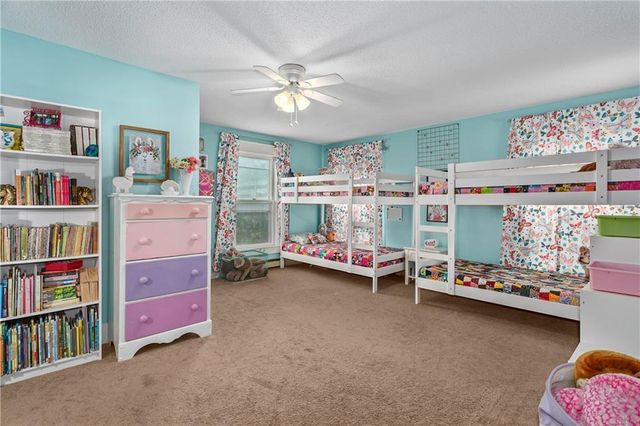 15975 Chieftain Road, Tonganoxie, KS 66086