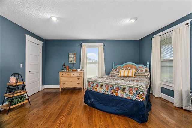 15975 Chieftain Road, Tonganoxie, KS 66086