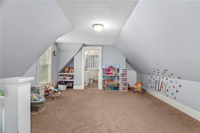 15975 Chieftain Road, Tonganoxie, KS 66086