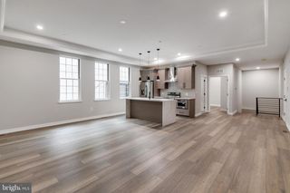 752 S 16TH ST #1B, Philadelphia, PA 19146