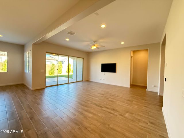 2996 E BIRDSONG Avenue, San Tan Valley, AZ 85143