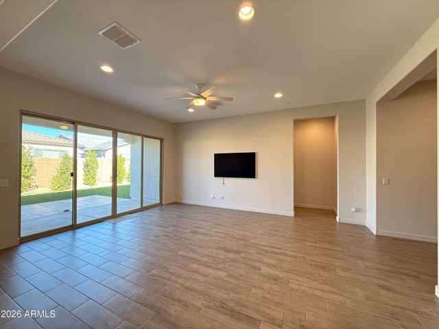 2996 E BIRDSONG Avenue, San Tan Valley, AZ 85143