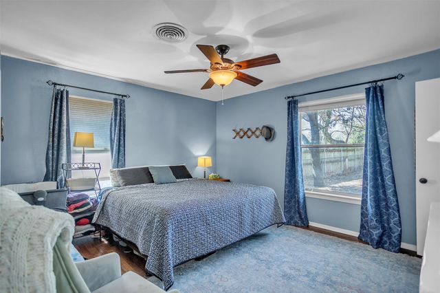 709 Hurstview Drive, Hurst, TX 76053