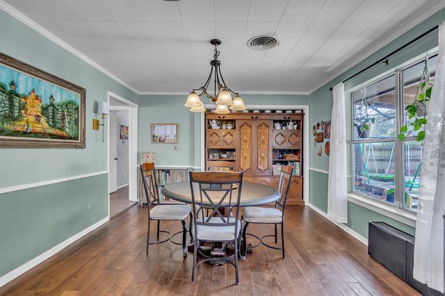 709 Hurstview Drive, Hurst, TX 76053