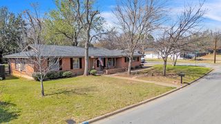 709 Hurstview Drive, Hurst, TX 76053