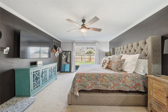 2211 Hickory Creek Drive, Kingwood, TX 77339