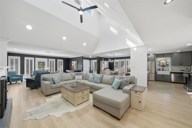 2211 Hickory Creek Drive, Kingwood, TX 77339