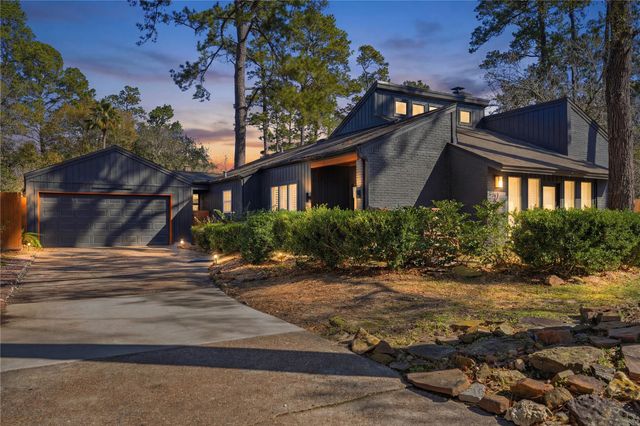 2211 Hickory Creek Drive, Kingwood, TX 77339