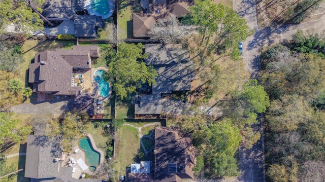 2211 Hickory Creek Drive, Kingwood, TX 77339