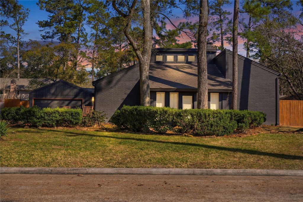 2211 Hickory Creek Drive, Kingwood, TX 77339