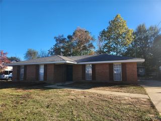 122 Debra Drive, Prattville, AL 36066