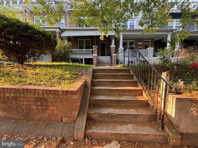 1327 NW SHEPHERD ST NW, Washington, DC 20011