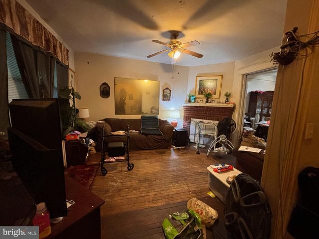 1327 NW SHEPHERD ST NW, Washington, DC 20011