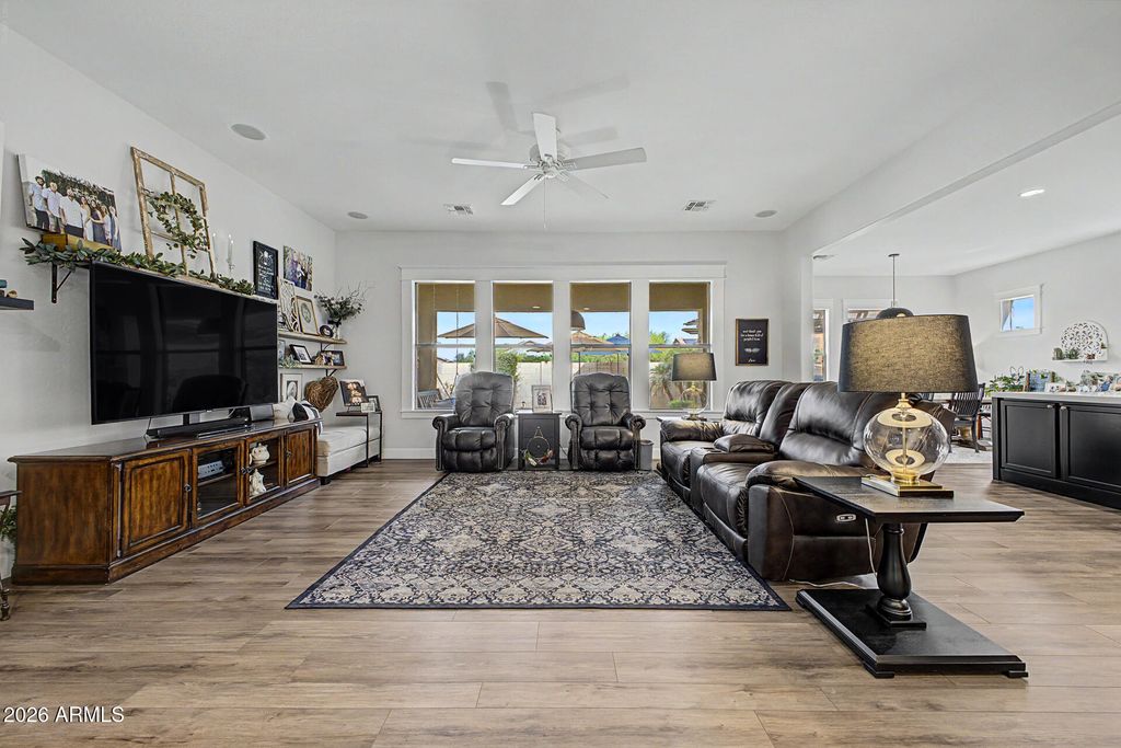 Image 8 of property listing at 23325 N 119TH Drive, Sun City, AZ 85373
