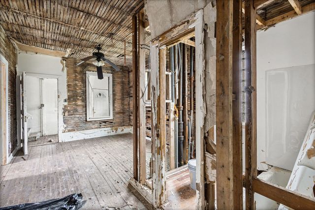 8405 S Baltimore Avenue, Chicago, IL 60617