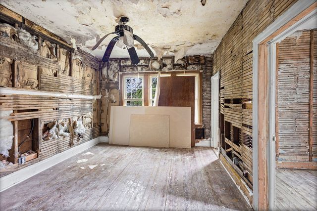 8405 S Baltimore Avenue, Chicago, IL 60617