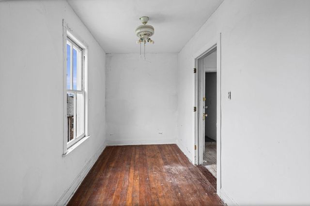 8405 S Baltimore Avenue, Chicago, IL 60617