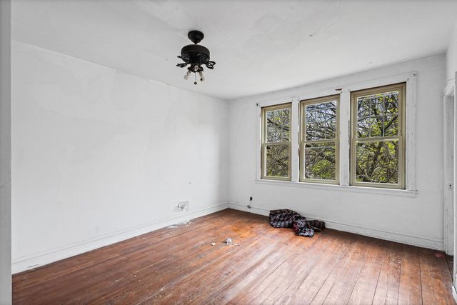 8405 S Baltimore Avenue, Chicago, IL 60617