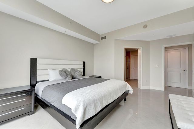 1945 S Ocean Drive 1408, Hallandale Beach, FL 33009