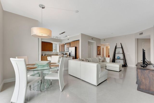1945 S Ocean Drive 1408, Hallandale Beach, FL 33009