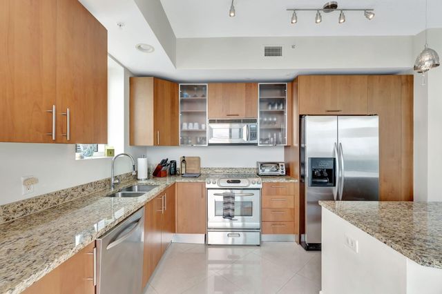 1945 S Ocean Drive 1408, Hallandale Beach, FL 33009