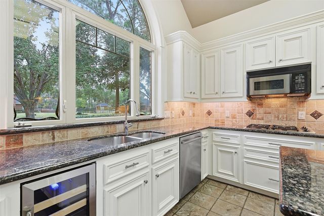 8615 Haven Woods Way, Tomball, TX 77375