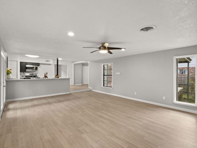 704 Auburn Dr, Deridder, LA 70634