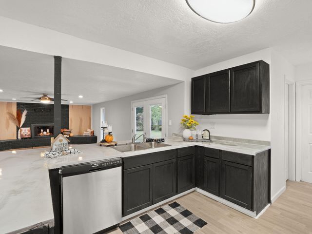 704 Auburn Dr, Deridder, LA 70634