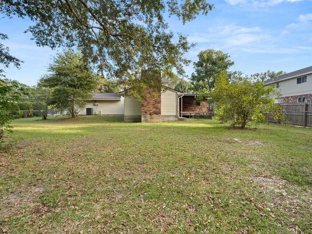 704 Auburn Dr, Deridder, LA 70634