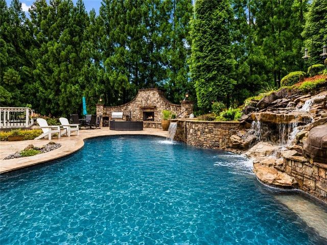 5415 Noble Valley Court, Suwanee, GA 30024