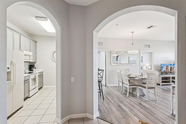 4862 CAYVIEW AVENUE 403, Orlando, FL 32819