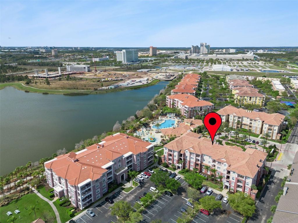 Image 2 of property listing at 4862 CAYVIEW AVENUE 403, Orlando, FL 32819