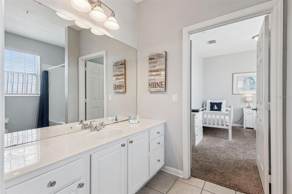 Image 22 of property listing at 4862 CAYVIEW AVENUE 403, Orlando, FL 32819