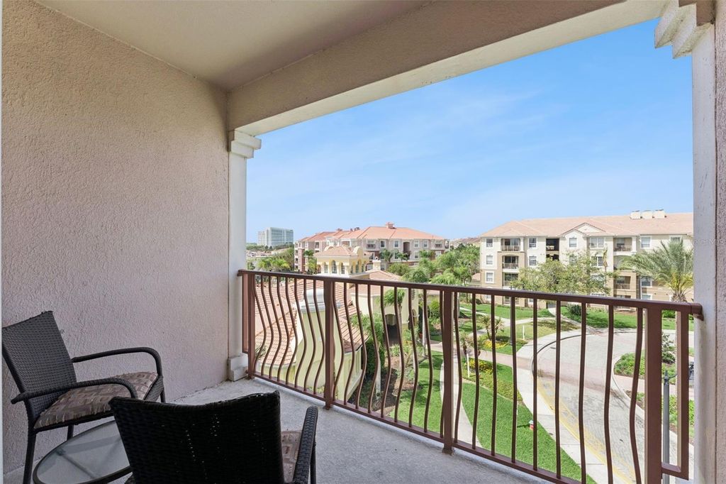 Image 24 of property listing at 4862 CAYVIEW AVENUE 403, Orlando, FL 32819