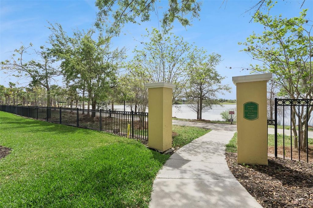 Image 31 of property listing at 4862 CAYVIEW AVENUE 403, Orlando, FL 32819