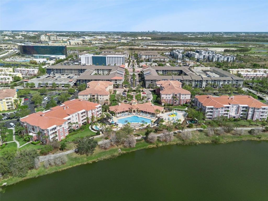 Image 36 of property listing at 4862 CAYVIEW AVENUE 403, Orlando, FL 32819