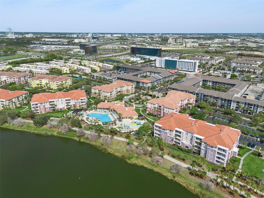 Image 39 of property listing at 4862 CAYVIEW AVENUE 403, Orlando, FL 32819